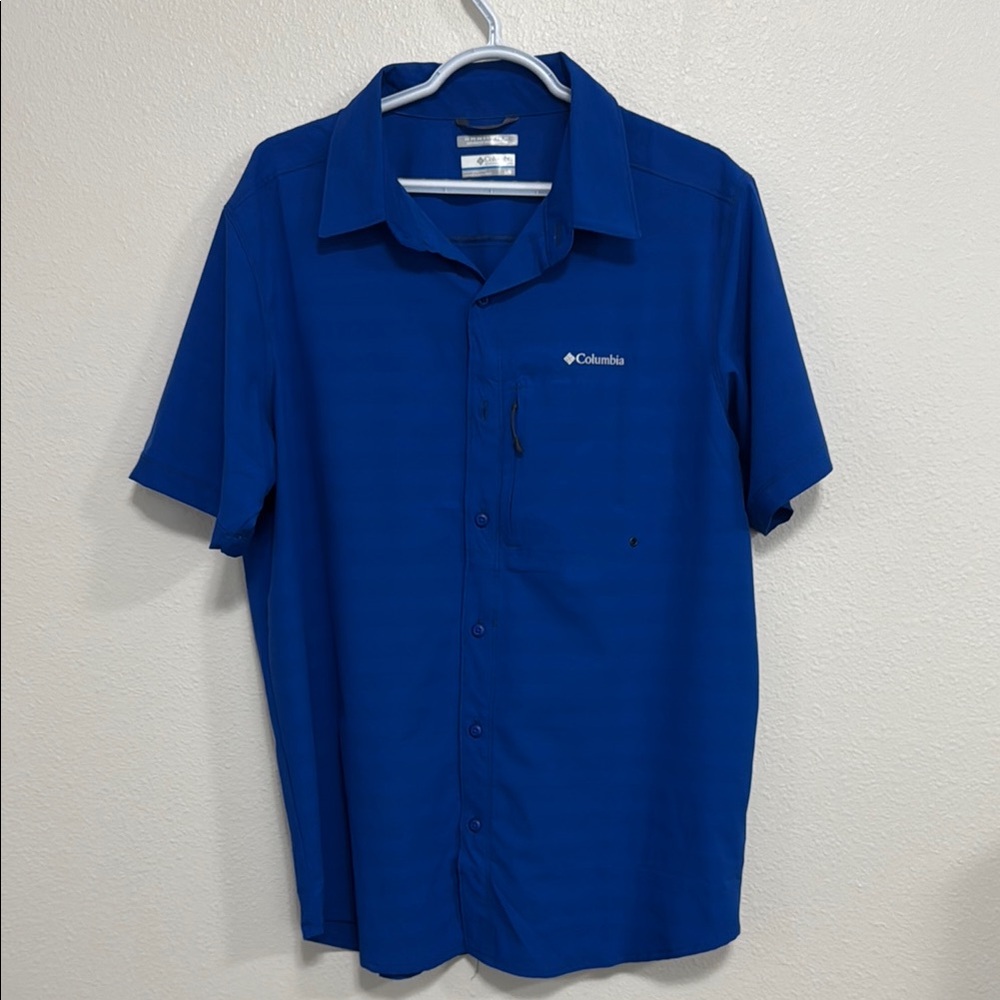 Columbia Blue Casual Button Down Shirt Lightweight and Breathable